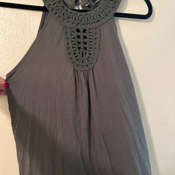 NWT Cable & Gauge Top Green High Neck Lace Sleeveless Flowy Boho Top M - Picture 4 of 5